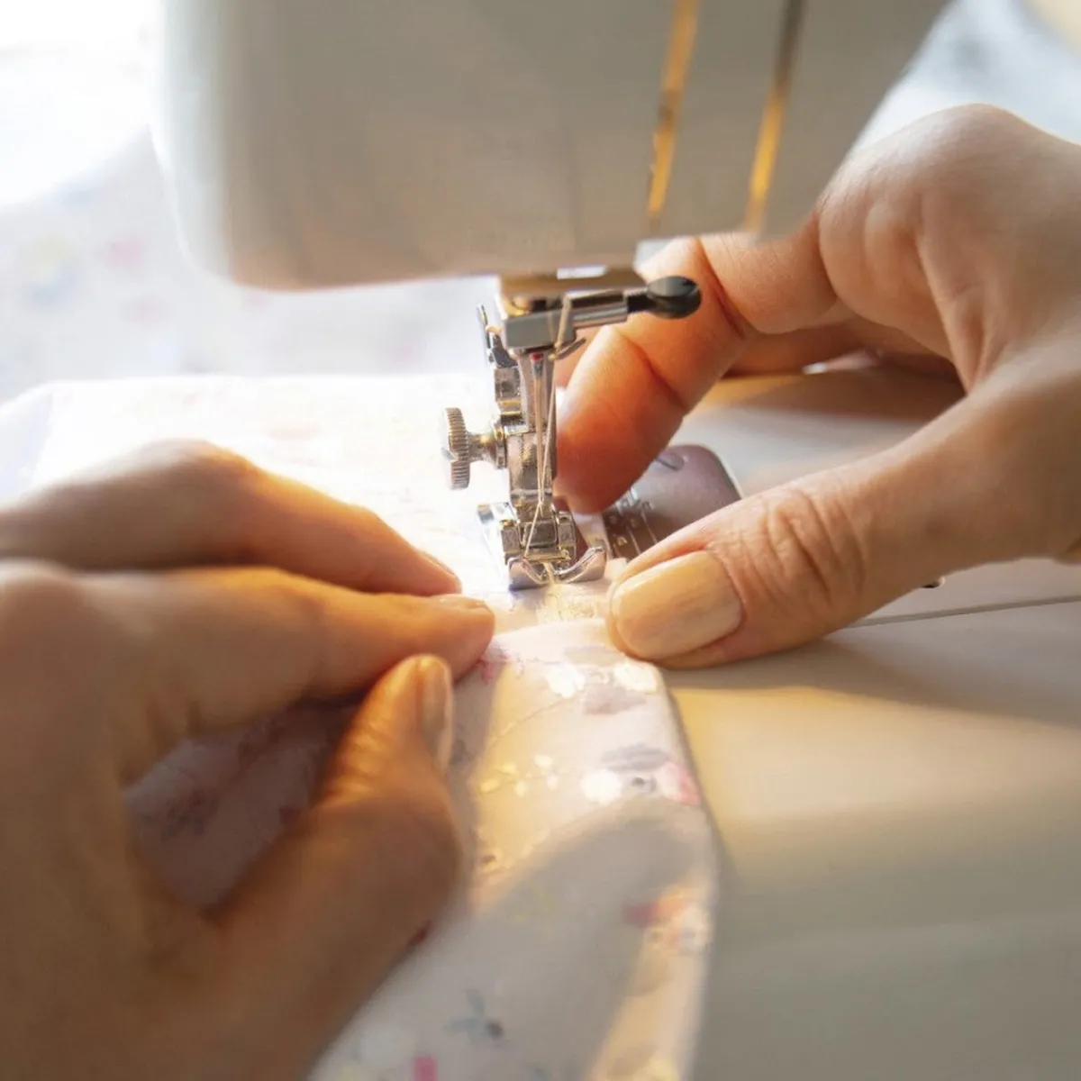 Ufesa Maquina de coser SW3003 Performance