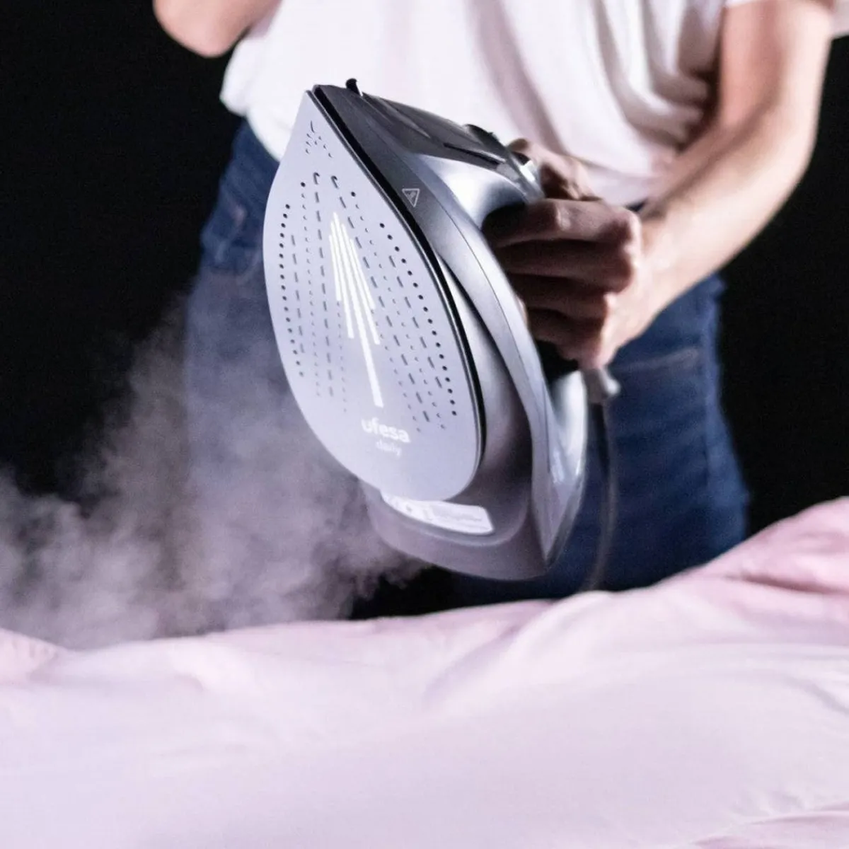 Ufesa Plancha de vapor ligera PV1100C Daily